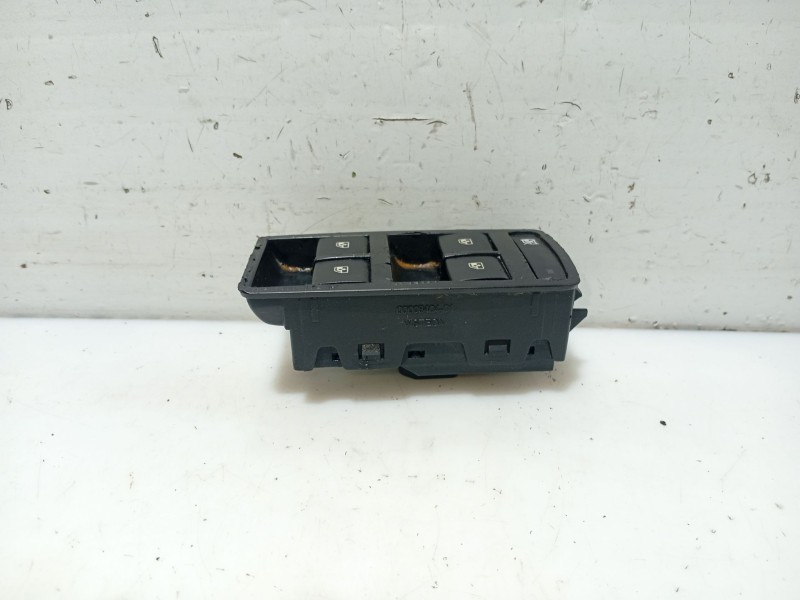 Recambio de mando elevalunas delantero izquierdo para opel insignia berlina referencia OEM IAM 13305011 13305012 