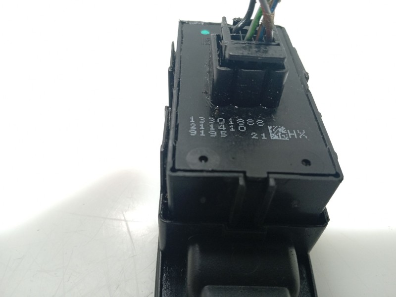 Recambio de mando elevalunas trasero izquierdo para opel insignia berlina referencia OEM IAM 13301888 13222231 2114109195