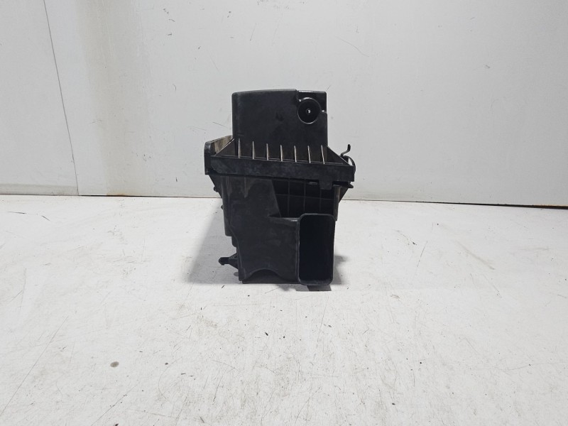 Recambio de caja filtro de aire para dodge caliber 2.0 crd referencia OEM IAM 5183089AA  