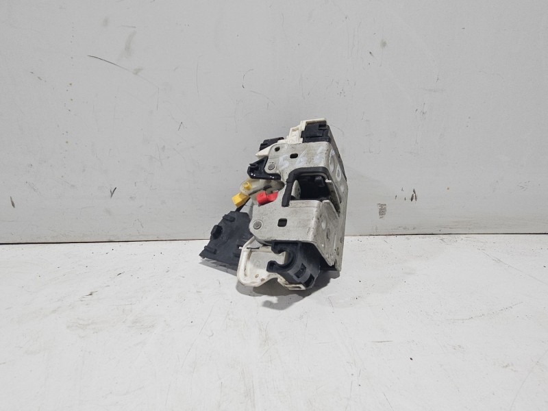 Recambio de cerradura puerta delantera derecha para dodge caliber 2.0 crd referencia OEM IAM 4589416AA  