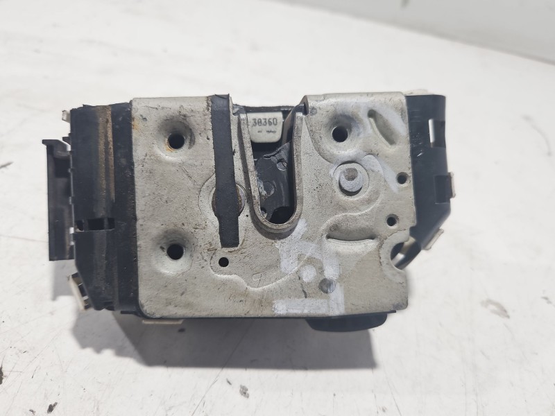 Recambio de cerradura puerta trasera izquierda para dodge caliber 2.0 crd referencia OEM IAM 4589415AA  