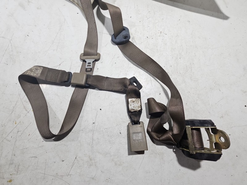 Recambio de cinturon seguridad trasero central para dodge caliber 2.0 crd referencia OEM IAM 0YX15XDVAC  