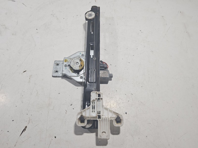 Recambio de elevalunas trasero derecho para dodge caliber 2.0 crd referencia OEM IAM 5179956AA  