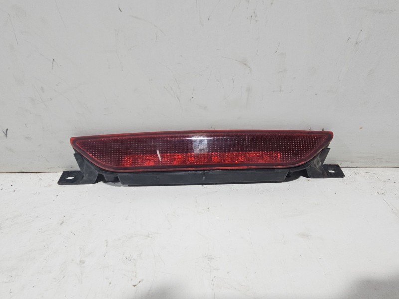 Recambio de luz central de freno para dodge caliber 2.0 crd referencia OEM IAM 5303754AD  
