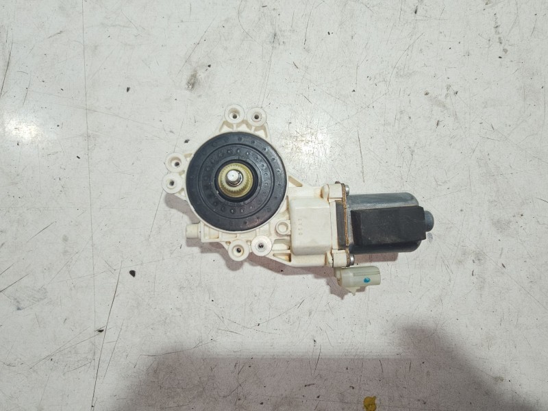 Recambio de motor elevalunas delantero derecho para dodge caliber 2.0 crd referencia OEM IAM 5179960AA  