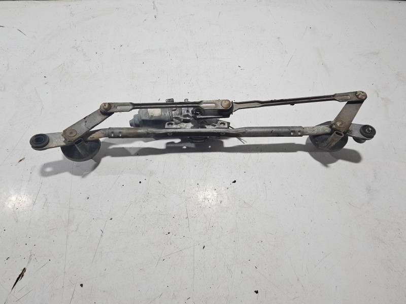 Recambio de motor limpia delantero para dodge caliber 2.0 crd referencia OEM IAM 05303780AE  