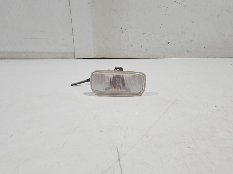 Recambio de piloto lateral derecho para dodge caliber 2.0 crd referencia OEM IAM 4806224AE  