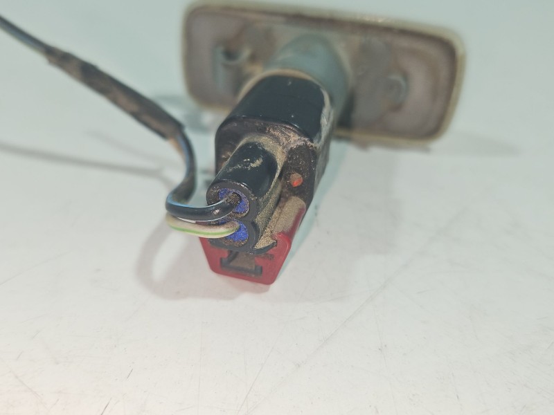 Recambio de piloto lateral derecho para dodge caliber 2.0 crd referencia OEM IAM 4806224AE  