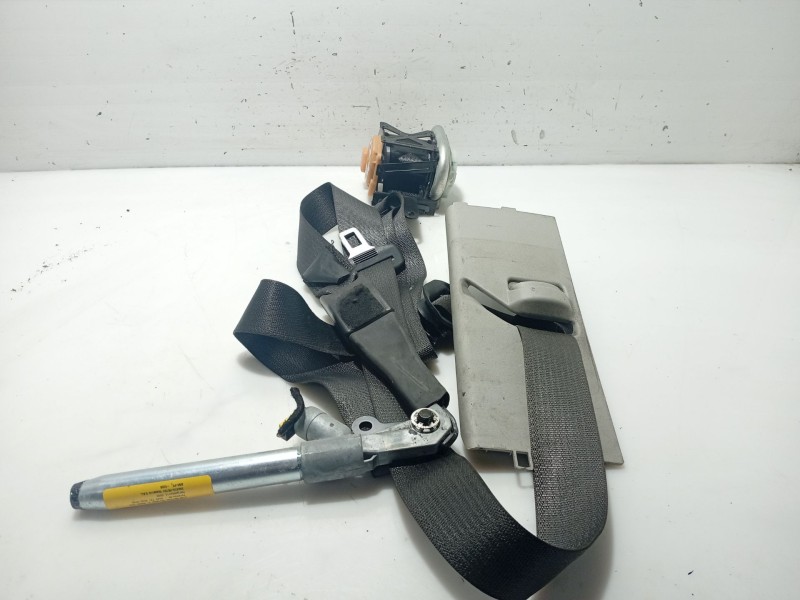 Recambio de cinturon seguridad delantero derecho para opel insignia berlina referencia OEM IAM 13303851 5010C8M1C9 5056C862X1