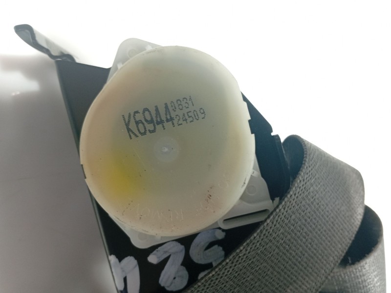 Recambio de cinturon seguridad trasero derecho para opel insignia berlina referencia OEM IAM 13288435 306134010AB 083124509