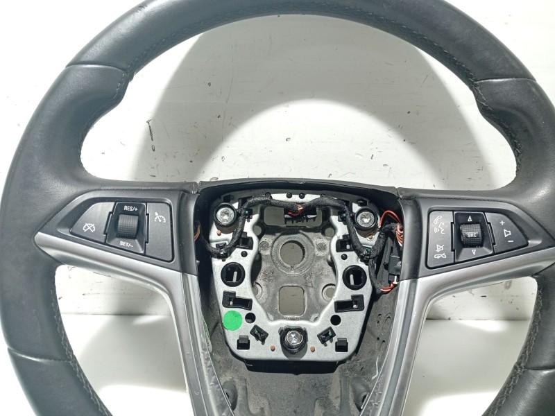 Recambio de volante para opel insignia berlina referencia OEM IAM 913401 13316547 