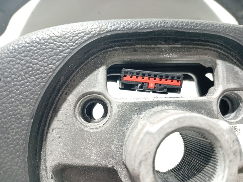 Recambio de volante para opel insignia berlina referencia OEM IAM 913401 13316547 