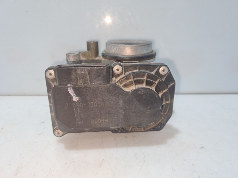 Recambio de caja mariposa para toyota yaris (ksp9/scp9/nlp9) referencia OEM IAM 2203023010  