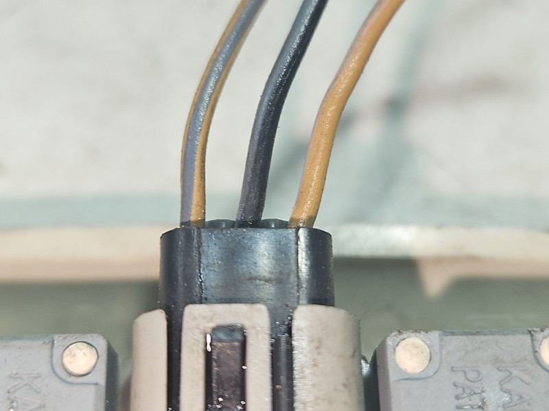 Recambio de luz interior para dodge caliber 2.0 crd referencia OEM IAM 0YQ85DW1AA  