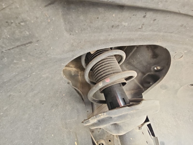 Recambio de muelle amortiguacion para audi a3 sportback (8va, 8vf) 1.0 tfsi referencia OEM IAM 5Q0411105EH  