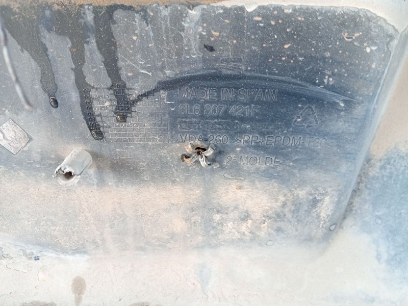 Recambio de paragolpes trasero para seat ibiza iii (6l1) 1.4 tdi referencia OEM IAM 6L6807421F 6L6807417PGRU 