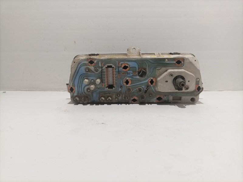 Recambio de cuadro instrumentos para opel corsa a 1.2 referencia OEM IAM 90388580  