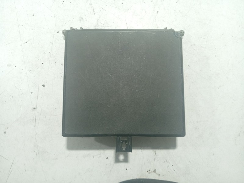Recambio de caja reles / fusibles para peugeot 205 berlina referencia OEM IAM 4094214  