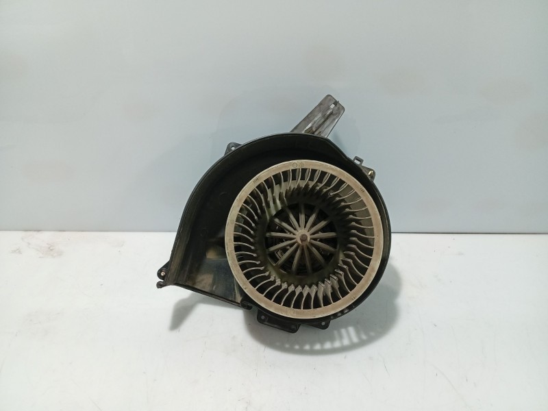 Recambio de ventilador calefaccion para seat ibiza iii (6l1) 1.4 tdi referencia OEM IAM 6R1819015A  