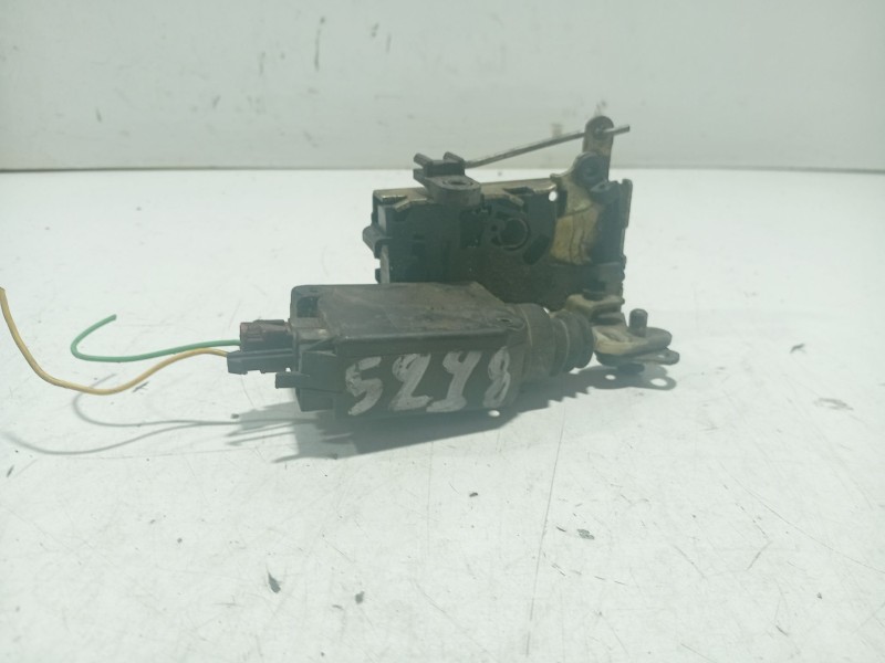 Recambio de cerradura puerta delantera derecha para peugeot 205 berlina referencia OEM IAM 9136A1  