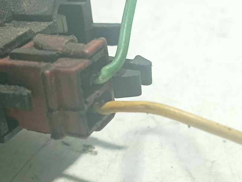 Recambio de cerradura puerta delantera derecha para peugeot 205 berlina referencia OEM IAM 9136A1  