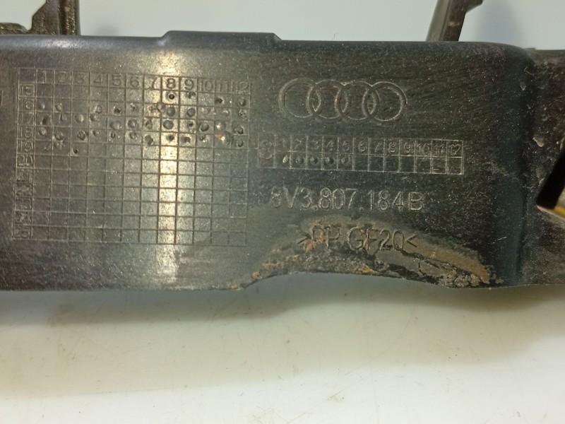 Recambio de moldura para audi a3 sportback (8va, 8vf) 1.0 tfsi referencia OEM IAM 8V3807184B  