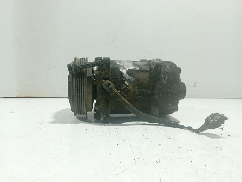 Recambio de compresor aire acondicionado para peugeot 205 berlina referencia OEM IAM SD7H157870  