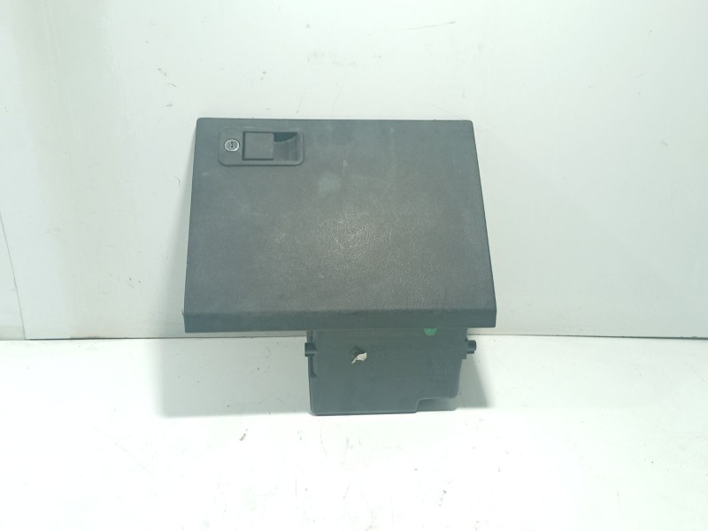 Recambio de guantera para peugeot 205 berlina referencia OEM IAM 9753463277  