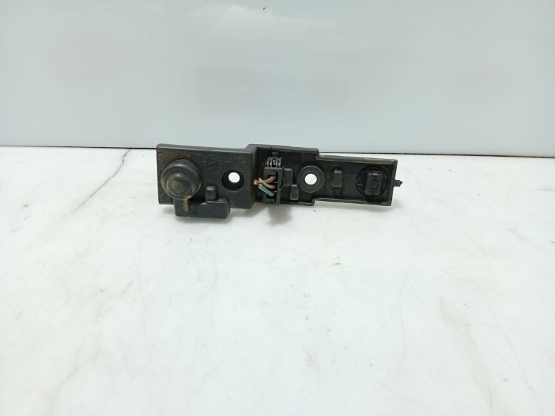 Recambio de portalamparas para seat ibiza iii (6l1) 1.4 tdi referencia OEM IAM 6L6945231  