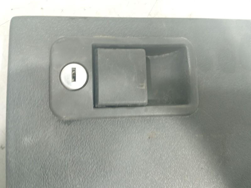 Recambio de guantera para peugeot 205 berlina referencia OEM IAM 9753463277  