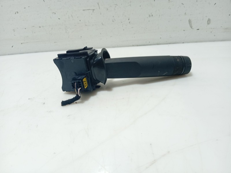 Recambio de mando volante para opel insignia berlina referencia OEM IAM 13305522 92590210107 