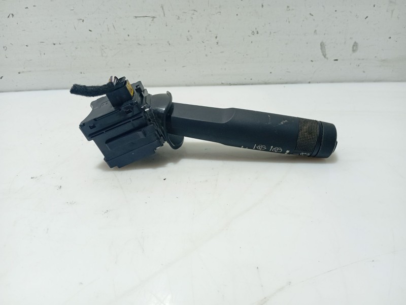 Recambio de mando volante para opel insignia berlina referencia OEM IAM 13305522 92590210107 