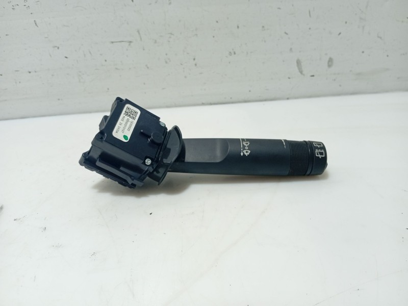 Recambio de mando volante para opel insignia berlina referencia OEM IAM 13305522 92590210107 