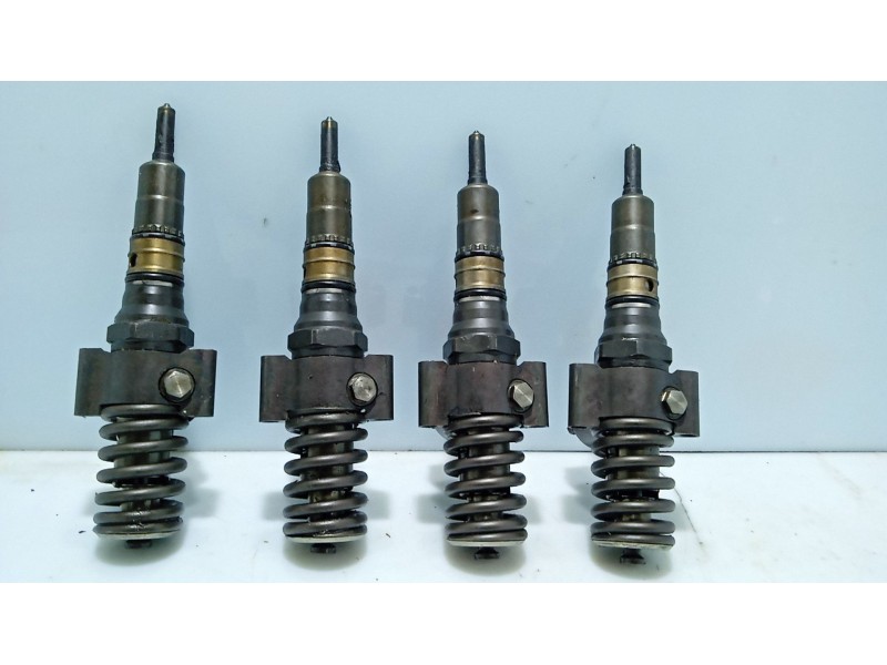 Recambio de inyector para audi a3 (8p) 2.0 tdi ambition referencia OEM IAM 03G130073G  0414720404 Recambio de inyector para audi a3 (8p) 2.0 tdi ambition referencia OEM IAM 03G130073G  0414720404