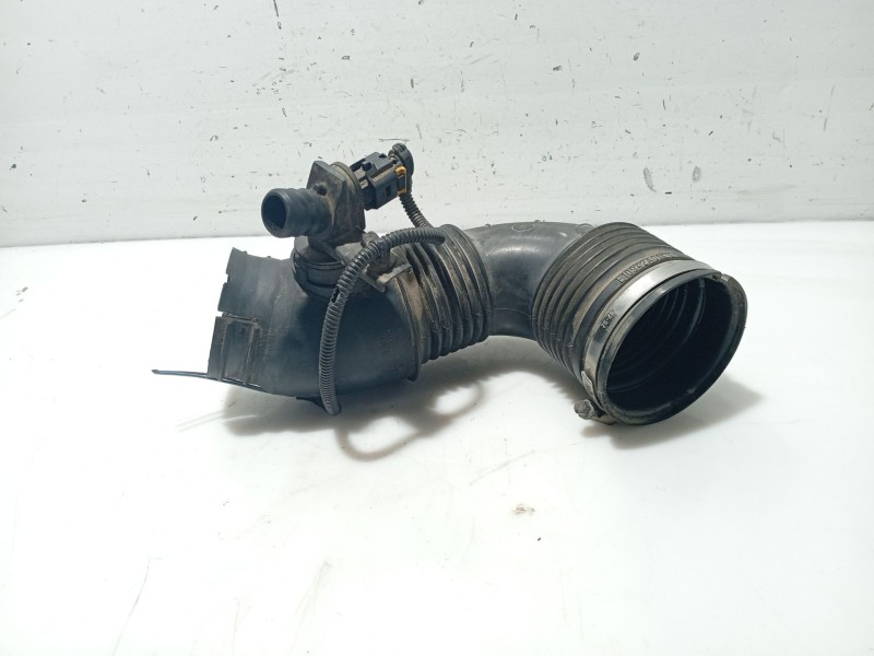 Recambio de tubo admision para opel insignia berlina referencia OEM IAM 55561787  
