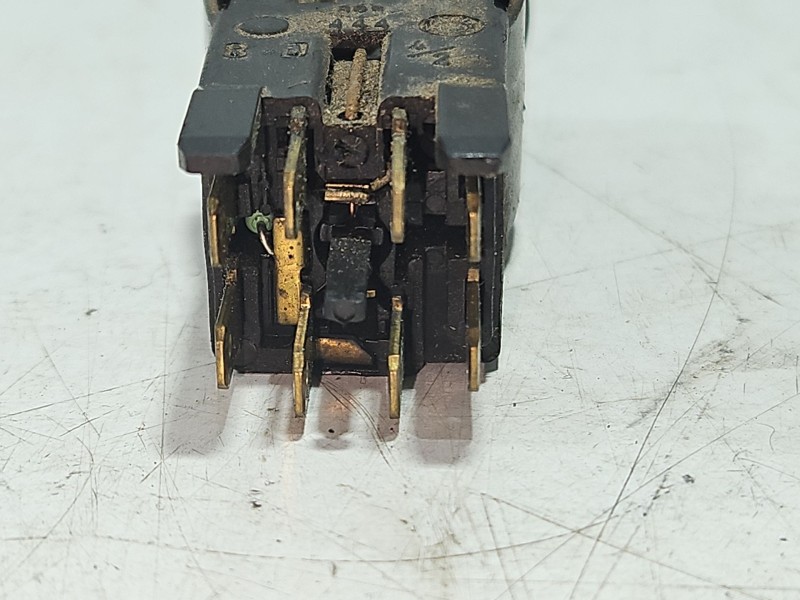 Recambio de interruptor para peugeot 205 berlina referencia OEM IAM 5298WR  