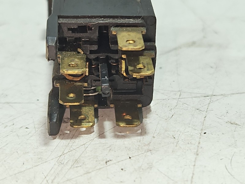 Recambio de interruptor para peugeot 205 berlina referencia OEM IAM 5298ATN  