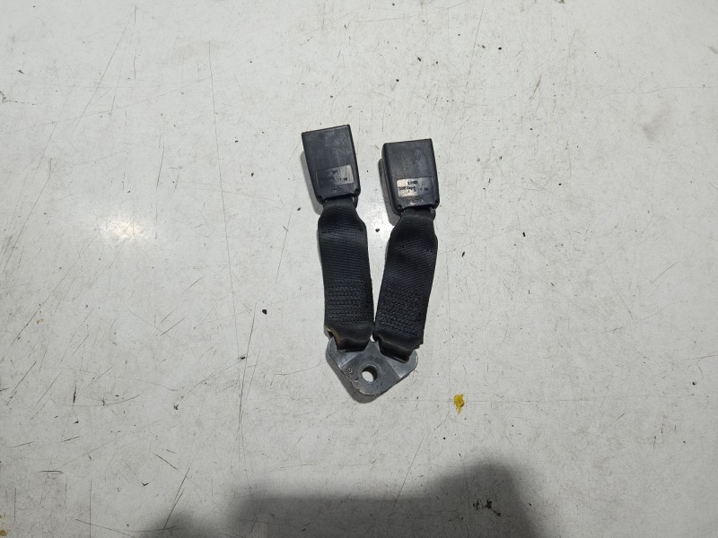 Recambio de anclaje cinturon trasero izquierdo para peugeot 205 berlina referencia OEM IAM 5298CTI  