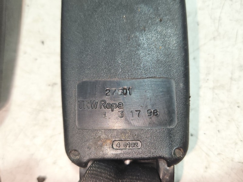 Recambio de anclaje cinturon trasero izquierdo para peugeot 205 berlina referencia OEM IAM 5298CTI  