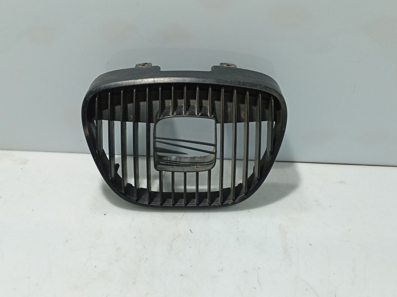 Recambio de moldura para seat ibiza iii (6l1) 1.4 tdi referencia OEM IAM 6L0853654  