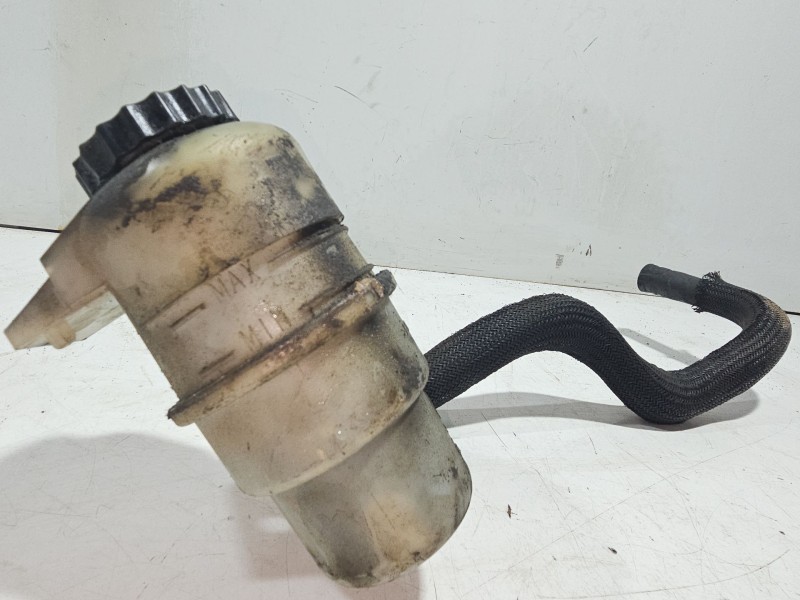 Recambio de deposito liquido direccion para dodge caliber 2.0 crd referencia OEM IAM 5105338AB  