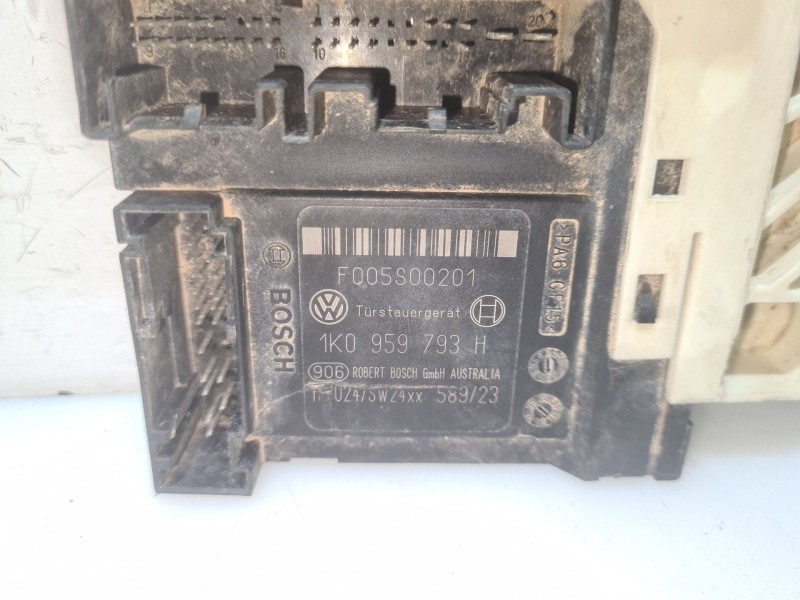 Recambio de motor elevalunas delantero izquierdo para seat leon (1p1) referencia OEM IAM 1K0959793H  F005S00201