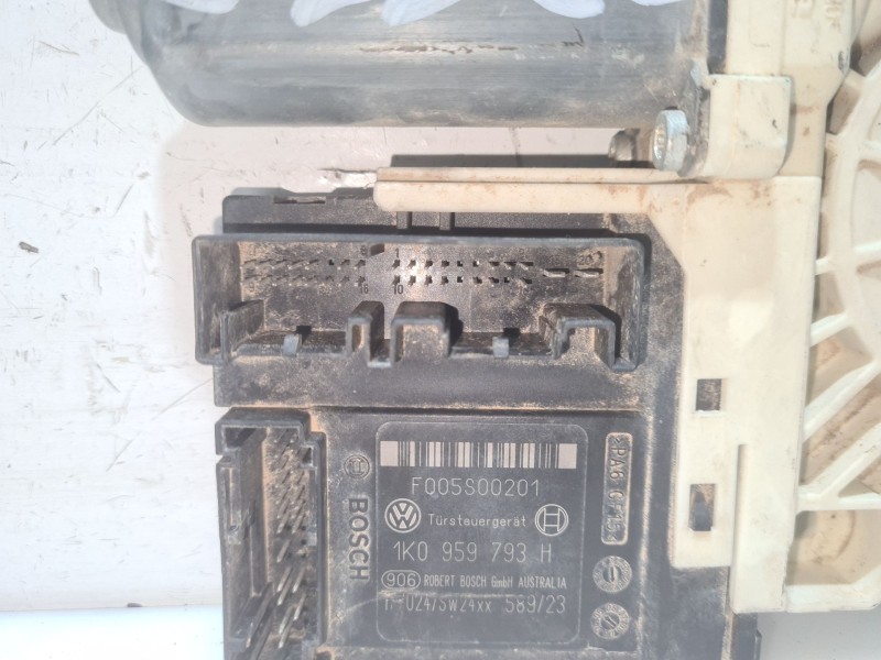Recambio de motor elevalunas delantero izquierdo para seat leon (1p1) referencia OEM IAM 1K0959793H  F005S00201