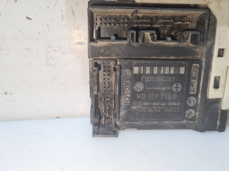 Recambio de motor elevalunas delantero izquierdo para seat leon (1p1) referencia OEM IAM 1K0959793H  F005S00201