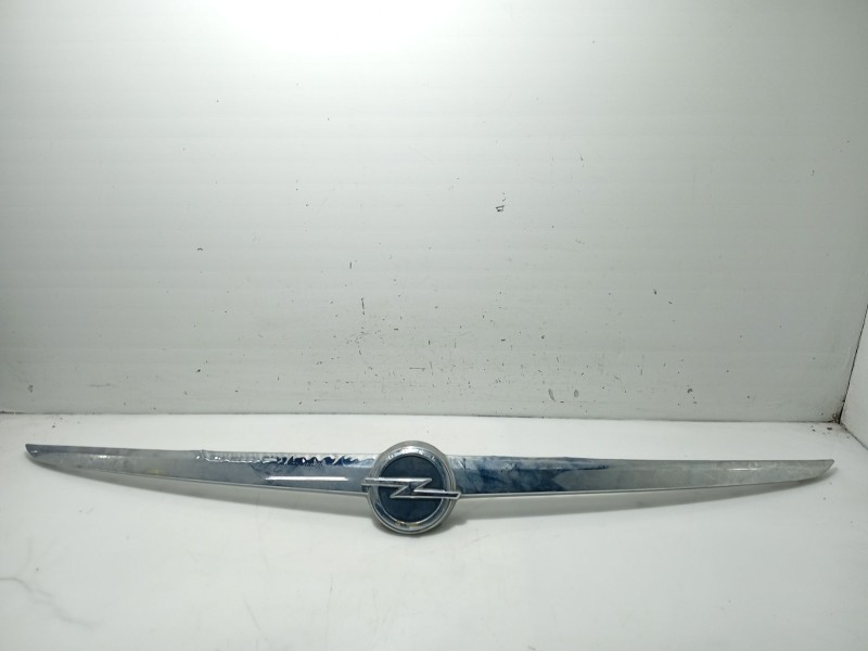 Recambio de moldura para opel insignia berlina referencia OEM IAM 13244388 13244389 