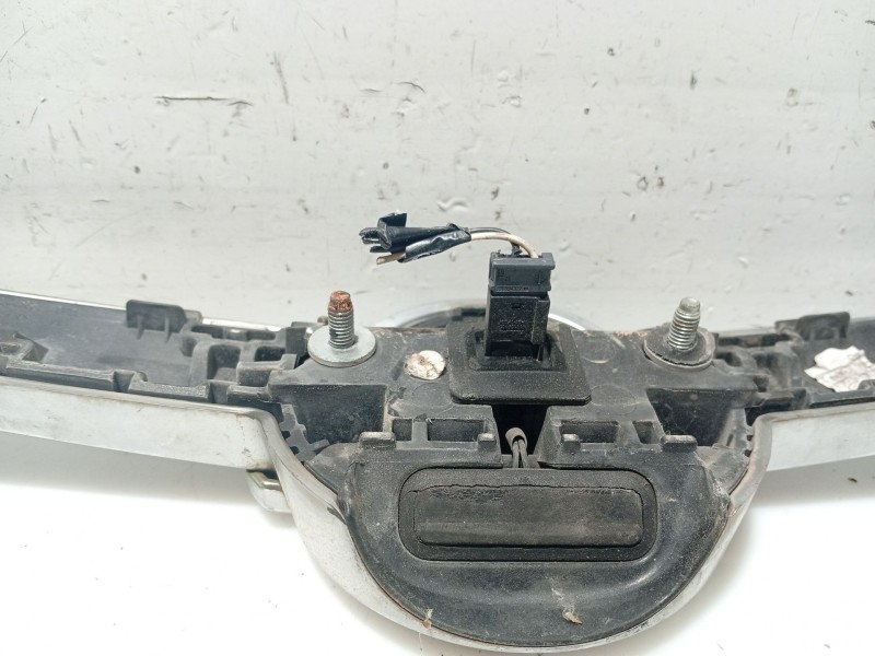 Recambio de moldura para opel insignia berlina referencia OEM IAM 13244388 13244389 