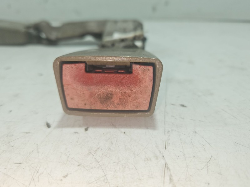 Recambio de enganche cinturon trasero central para dodge caliber 2.0 crd referencia OEM IAM 1GC391DAAA  