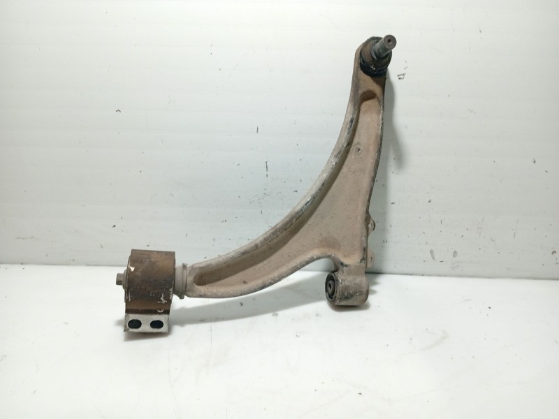 Recambio de brazo suspension inferior delantero izquierdo para opel insignia berlina referencia OEM IAM 84248214 13280211 