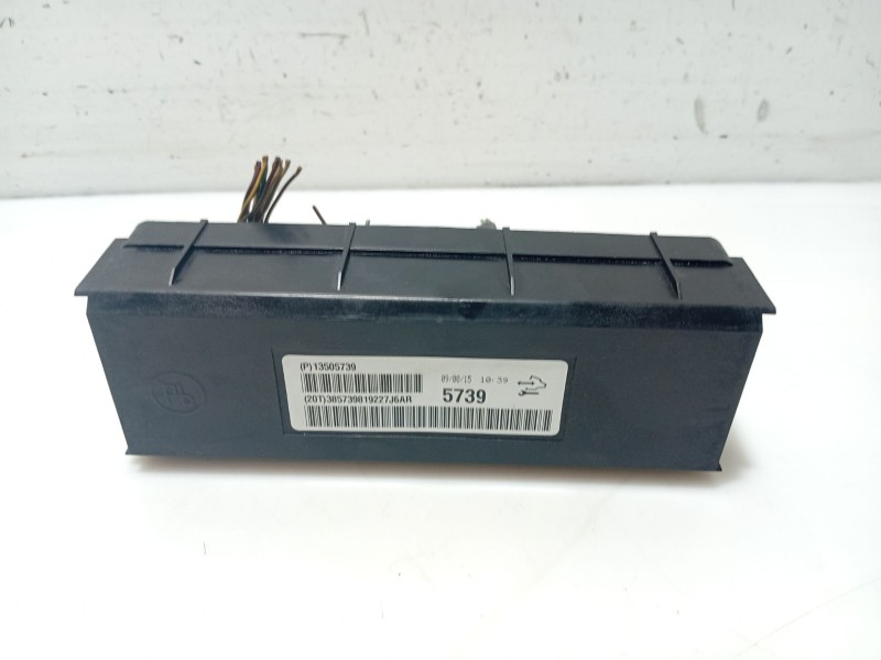 Recambio de modulo electronico para opel insignia berlina referencia OEM IAM 13505739  