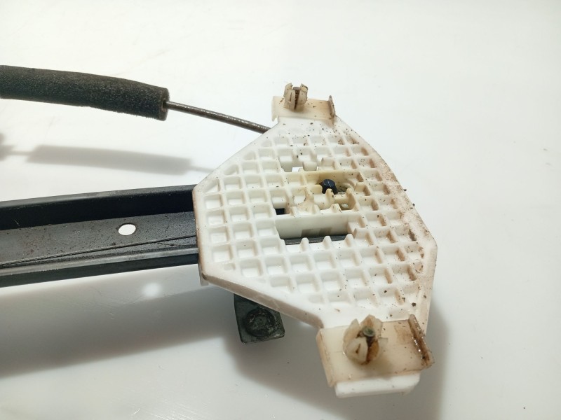 Recambio de elevalunas trasero derecho para ssangyong kyron 200 xdi limited referencia OEM IAM 7334008000 7332109000 